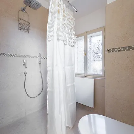 Charles Apartman *